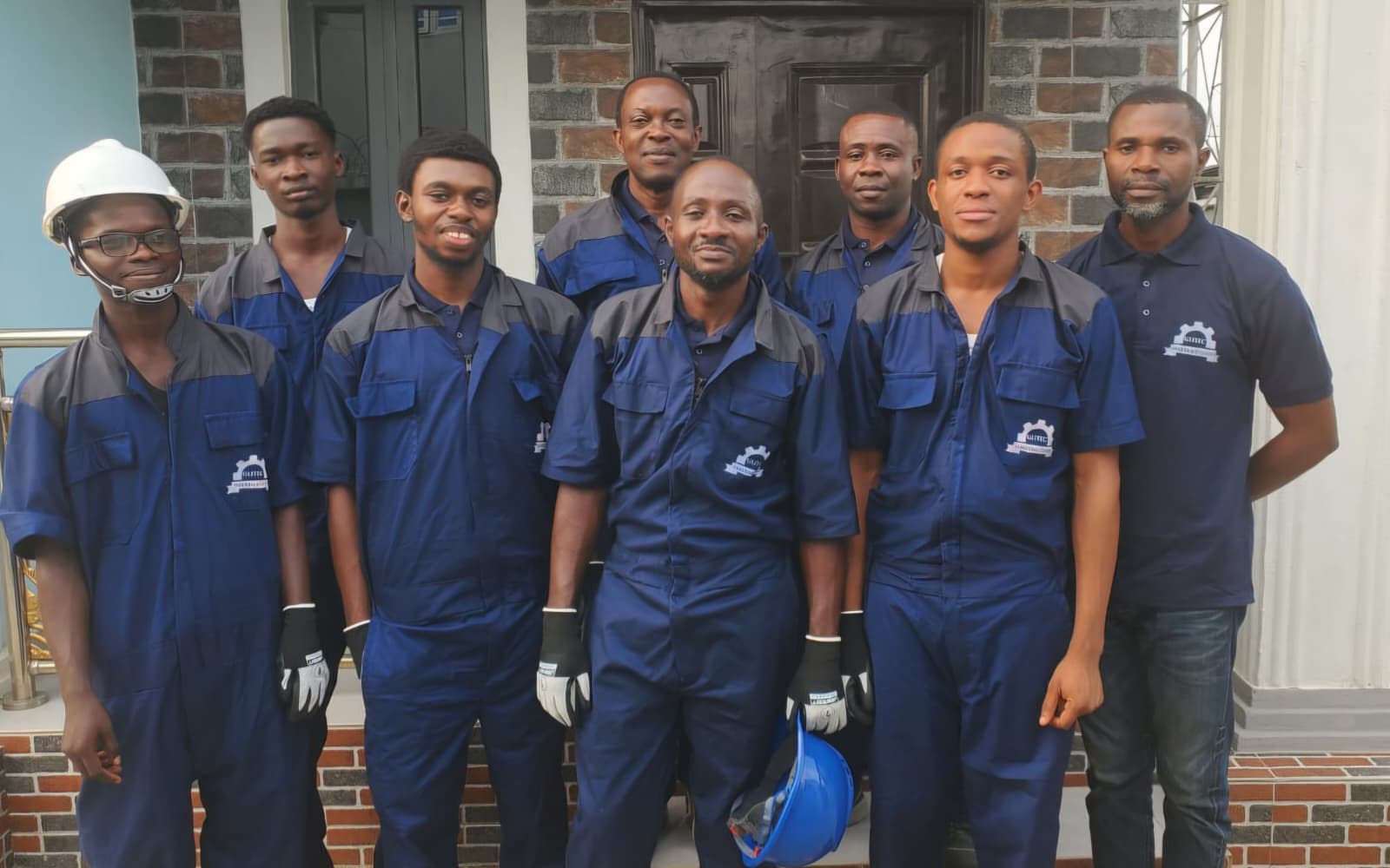 Group picture of Glitec students and staff